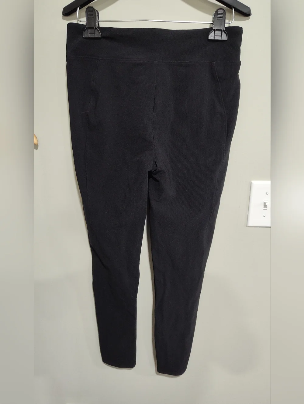 Assets by Spanx Women's Size Large Black Pants Leggings, Knit, Stretchy, Comfy - Picture 5 of 10